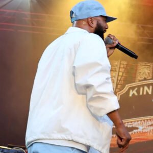 Common concert NYC white jacket